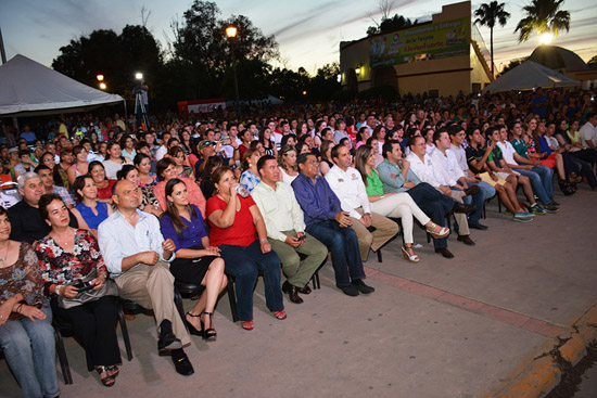 RECIBEN JÓVENES NIGROPETENSES TARJETA "JOVEN FUERTE" Y CONFERENCIA MOTIVACIONAL "RETOMAR, TE RETO A SER FELIZ"