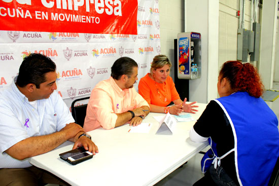 VISITA EL ALCALDE EVARISTO LENIN PÉREZ MAQUILADORA: “GENTHERM”.