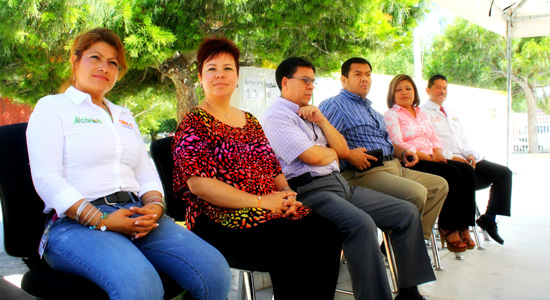 Continúa administración municipal campaña contra “el dengue” en escuela “Niños Héroes” 