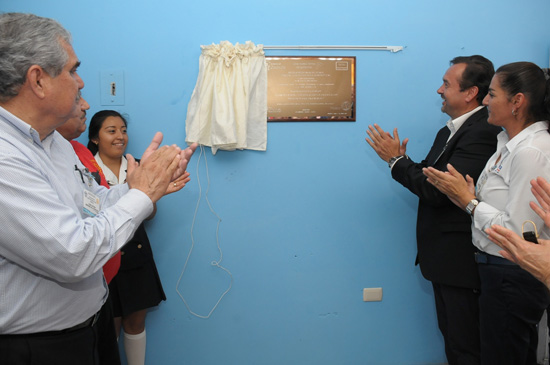 Entregan planta purificadora de agua a la Secundaria Carlos Espinoza Romero 