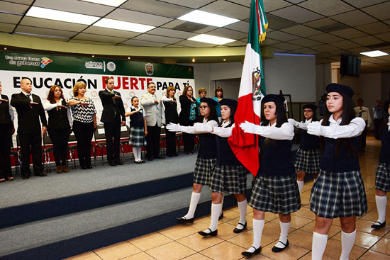 EXHORTA MUNICIPIO A ESTUDIANTES DE INSTITUTO ESPERANZA A UNIR ESFUERZOS PARA CONSTRUIR UN MEJOR PIEDRAS NEGRAS 