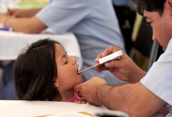 Invita Municipio a consultas médicas en los Centros Comunitarios 