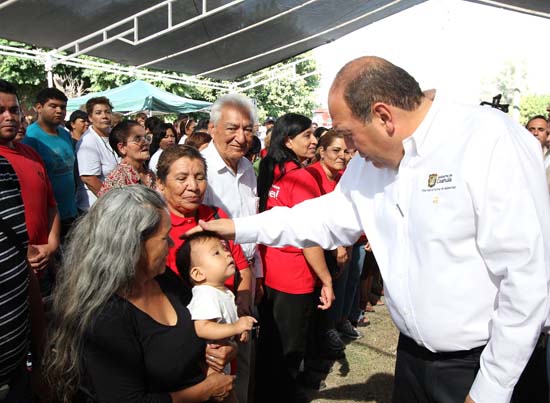 Lleva gobernador tareas de pavimentación a todo Coahuila 