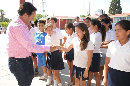 Padecen muchas necesidades en la Primaria Emiliano Zapata de la Col. San Francisco 