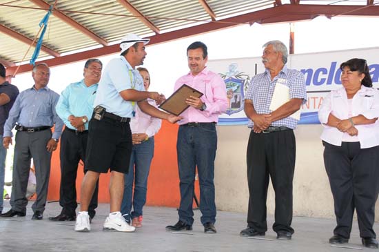 Padecen muchas necesidades en la Primaria Emiliano Zapata de la Col. San Francisco 