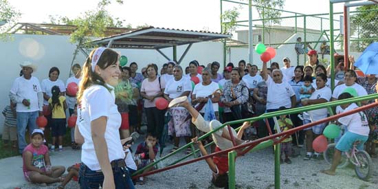 SE COMPROMETE GEORGINA CON EL DESARROLLO DE NIÑOS Y JÓVENES