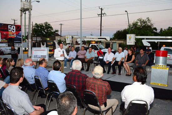 TIENE AVENIDA EMILIO CARRANZA CIEN POR CIENTO DE ALUMBRADO PÚBLICO 