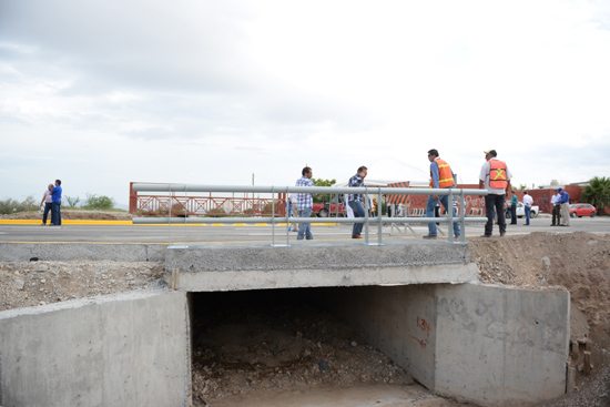 Conecta Municipio con puente vehicular y pavimento colonias Zaragoza y Mirasierra 