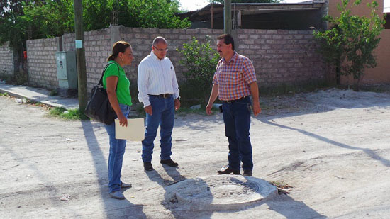 Supervisa César Gutiérrez obras de drenaje 