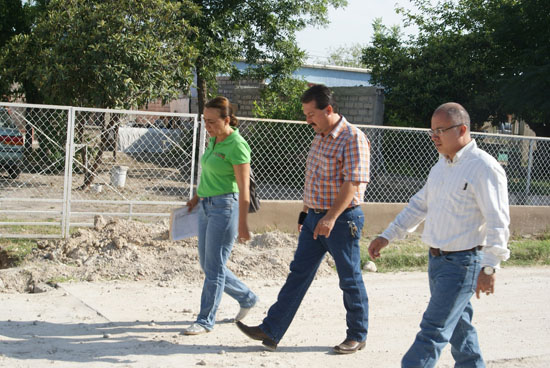 Supervisa César Gutiérrez obras de drenaje 