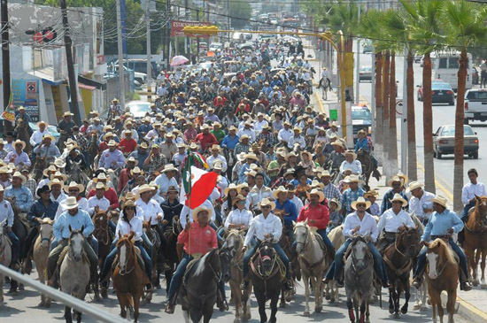 Brilla Feriacero 2014 con su cabalgata 