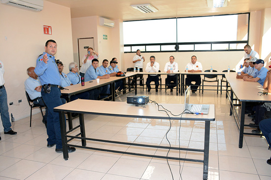 CAPACITAN AL HEROICO CUERPO DE BOMBEROS CON ENSEÑANZA ALEMANA 