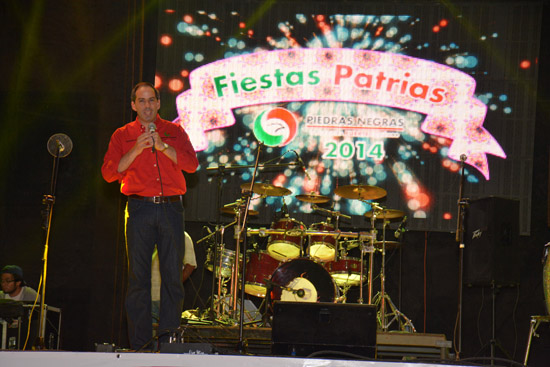 FIESTAS PATRIAS EN PIEDRAS NEGRAS CON GRUPO “TROPICALÍSIMO APACHE”