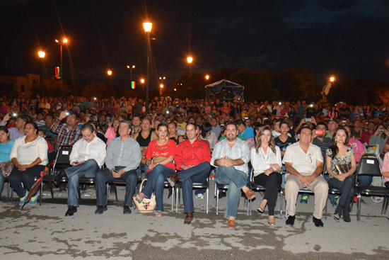 FIESTAS PATRIAS EN PIEDRAS NEGRAS CON GRUPO “TROPICALÍSIMO APACHE”