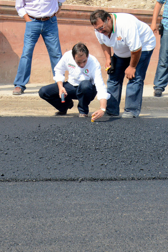 PAVIMENTA MUNICIPIO TRAMO DEL BOULEVARD ROMÁN CEPEDA A LA ENTRADA DE PIEDRAS NEGRAS 