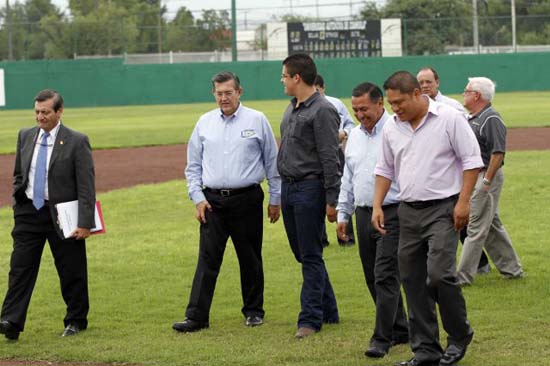 Entrega Rector Campo Deportivo en la Unidad Camporredondo 