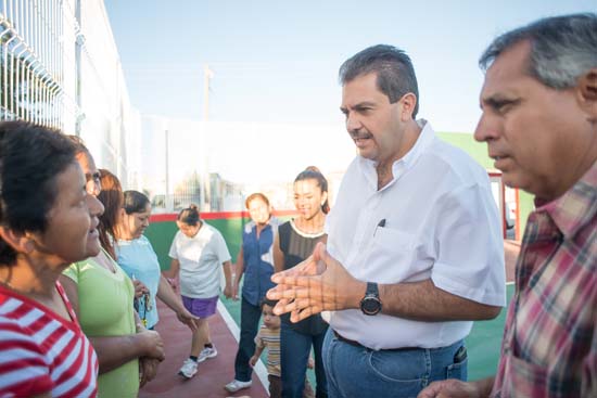 Entrega Ricardo Aguirre una cancha rehabilitada más 