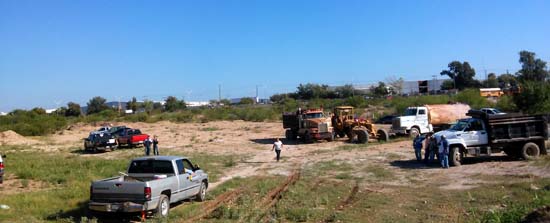 Inicia el alcalde Evaristo Lenin Pérez construcción de parque “Poli-Deportivo” en Acuña 