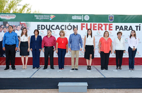 REFRENDA ALCALDE COMPROMISO CON LA EDUCACIÓN NIGROPETENSE