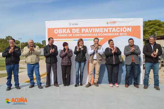 En acto de justicia, el gobierno de unidad arrancó obra de pavimentación en la colonia 10 de Mayo 