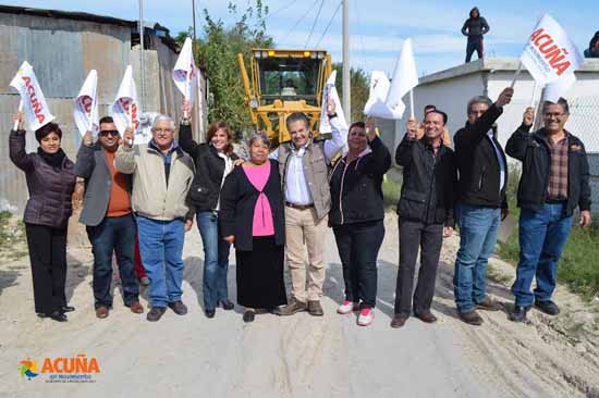 En acto de justicia, el gobierno de unidad arrancó obra de pavimentación en la colonia 10 de Mayo 