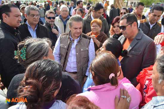 En acto de justicia, el gobierno de unidad arrancó obra de pavimentación en la colonia 10 de Mayo 