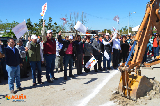 Inicia alcalde Lenin Pérez red de drenaje en ampliación “Evaristo Pérez Arreola” 