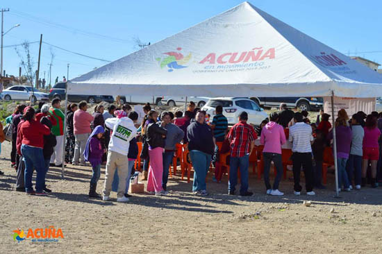  Gobierno de unidad ofrece atención y servicios en Lunes Ciudadano 