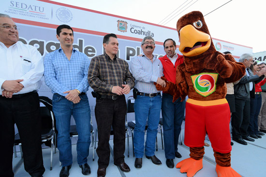 ENTREGA ALCALDE PLAZA SAN JOAQUÍN REMODELADA