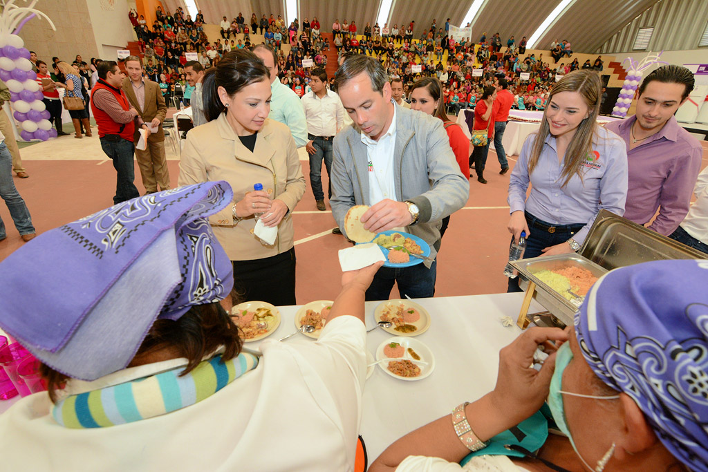 REALIZAN COMEDORES COMUNITARIOS CONCURSO AL MEJOR PLATILLO