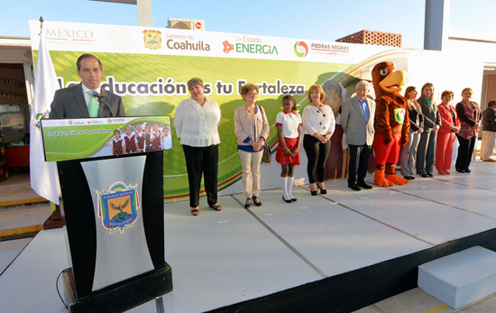 ENTREGA ALCALDE TECHO ESTRUCTURAL EN ESCUELA PRIMARIA “ERNESTO VELA DEL CAMPO”