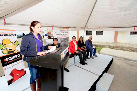 ENTREGAN 14 OBRAS DE PAVIMENTACIÓN Y EDUCATIVAS A NIGROPETENSES