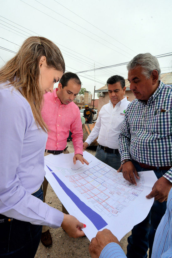 PROYECTAN MUNICIPIO Y SIMAS INTRODUCCIÓN DE RED DE AGUA POTABLE EN 64 MANZANAS DE LA ZONA CENTRO 