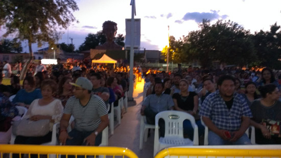 Con gran concierto de Noel Shajris Festejan a las madres acuñenses