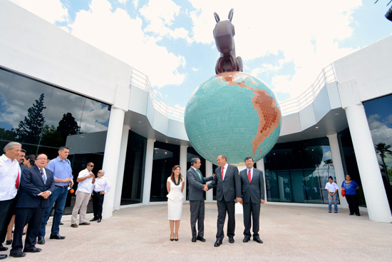 ALCALDE RECIBE INFRAESTRUCTURA CULTURAL DE LA GRAN PLAZA 