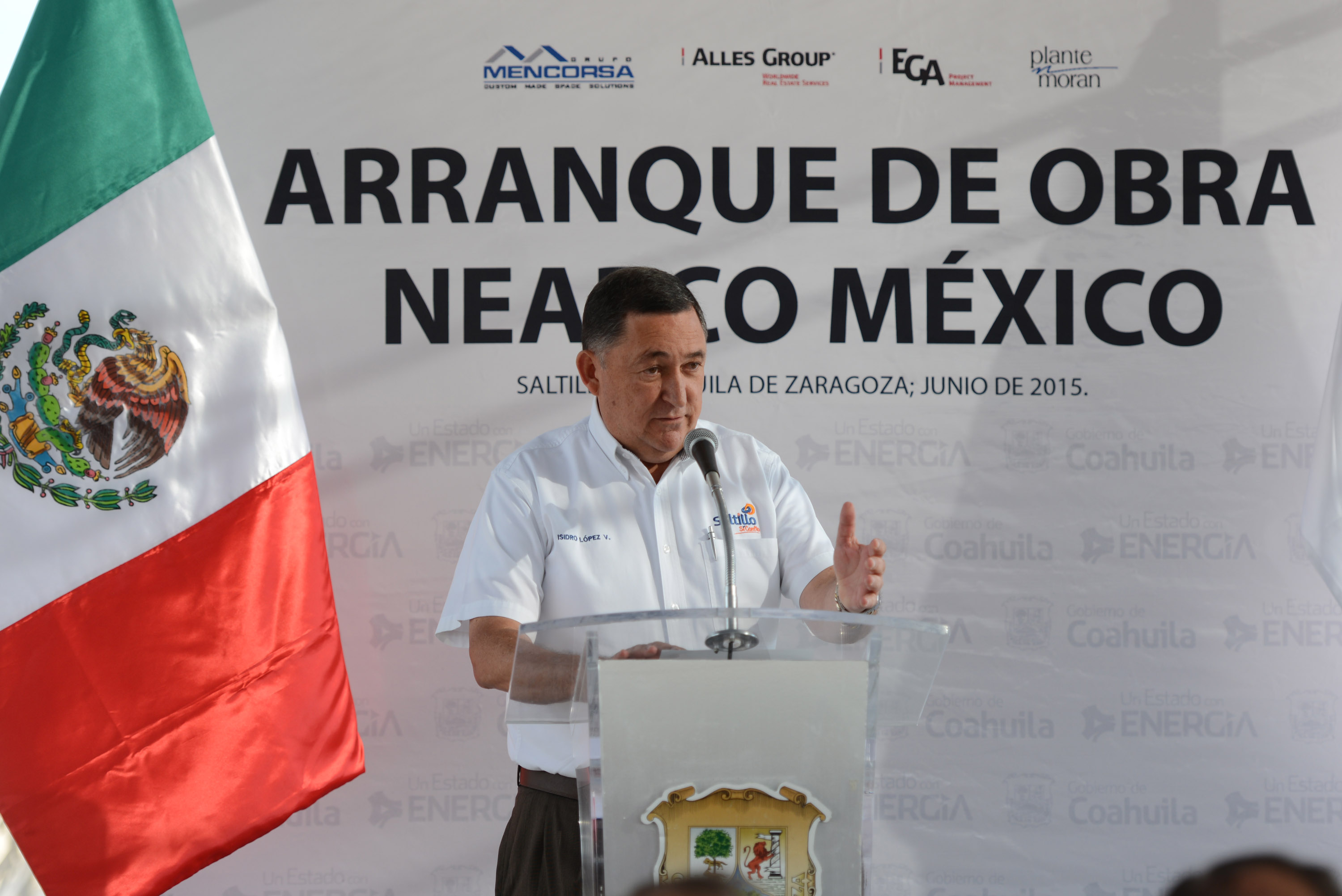 Da Isidro la bienvenida a la planta Neapco