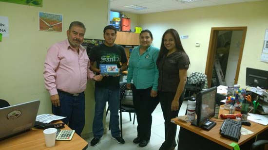 Entrega Ecología Tablets a participantes de programa “Recolectron 2015” 