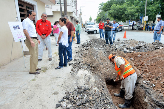 ALCALDE SUPERVISA OBRAS DE DRENAJE Y AGUA POTABLE EN ZONA CENTRO 