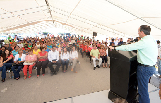 ENTREGAN PAVIMENTACIÓN DEL BULEVAR JUAN PABLO II 