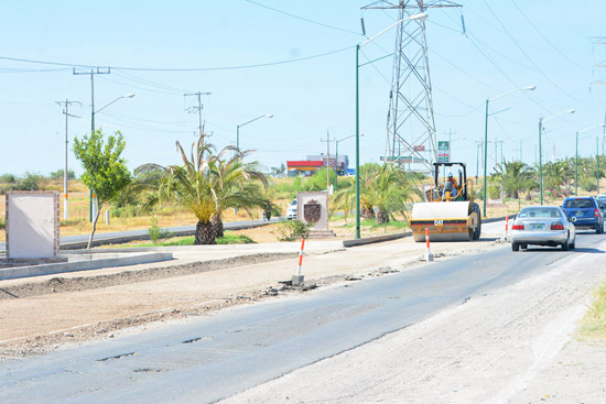 ALCALDE SUPERVISA AVANCES DE OBRAS EN EL BULEVAR REPÚBLICA 