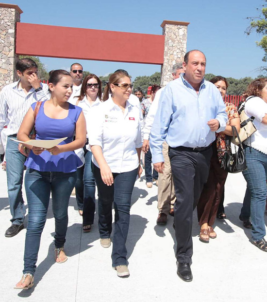 Entrega Rubén Moreira más obras deportivas para los coahuilenses 