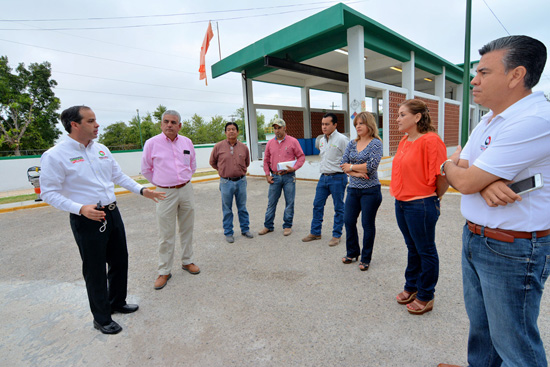 ENTREGAN EQUIPO DE COMPACTACIÓN DE TERRENO AL SIMAS 