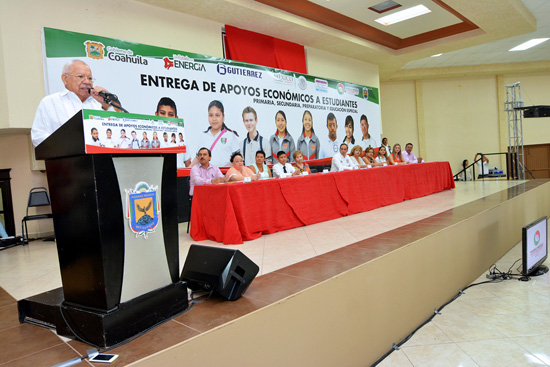 INICIA LA ENTREGA DE 2 MIL 510 ESTÍMULOS ECONÓMICOS A ESTUDIANTES DE PIEDRAS NEGRAS 