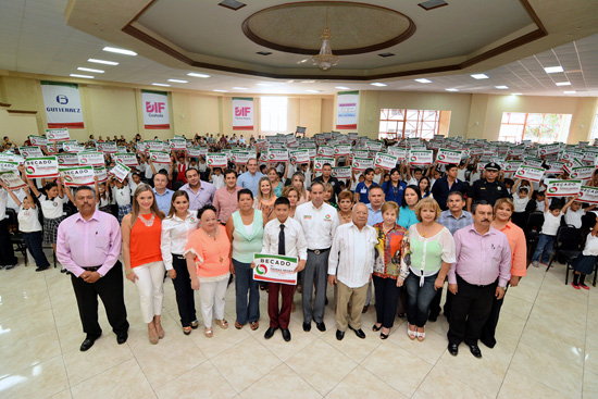 INICIA LA ENTREGA DE 2 MIL 510 ESTÍMULOS ECONÓMICOS A ESTUDIANTES DE PIEDRAS NEGRAS 