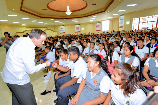 NECESARIO QUE JÓVENES SE INCLINEN POR ESTUDIAR CARRERAS QUE NECESITA EL MERCADO LABORAL SEÑALA MUNÍCIPE 