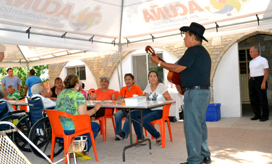 Realiza DIF convivio en “Casa del Abuelo” 