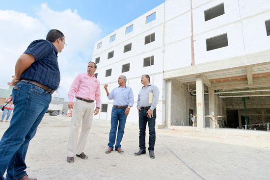 ALCALDE SUPERVISA LA CONSTRUCCIÓN DEL HOTEL HAMPTON INN 