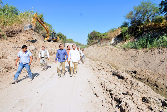 ALCALDE SUPERVISA OBRAS DE AMPLIACIÓN EN DOS ARROYOS DE LA CIUDAD 