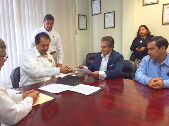 Celebra alcalde Lenin Pérez convenio para realización de Atlas de Riesgo 