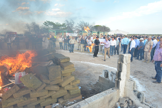 GOBERNADOR REAFIRMA LA VOLUNTAD DE COMBATIR EL TRASIEGO DE ARMAS Y DROGAS EN COAHUILA 